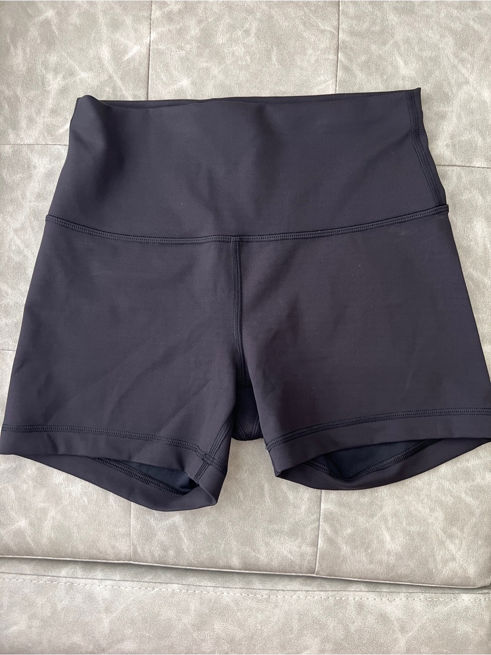 Lululemon Wunder Train High Rise Shorts 4 inch